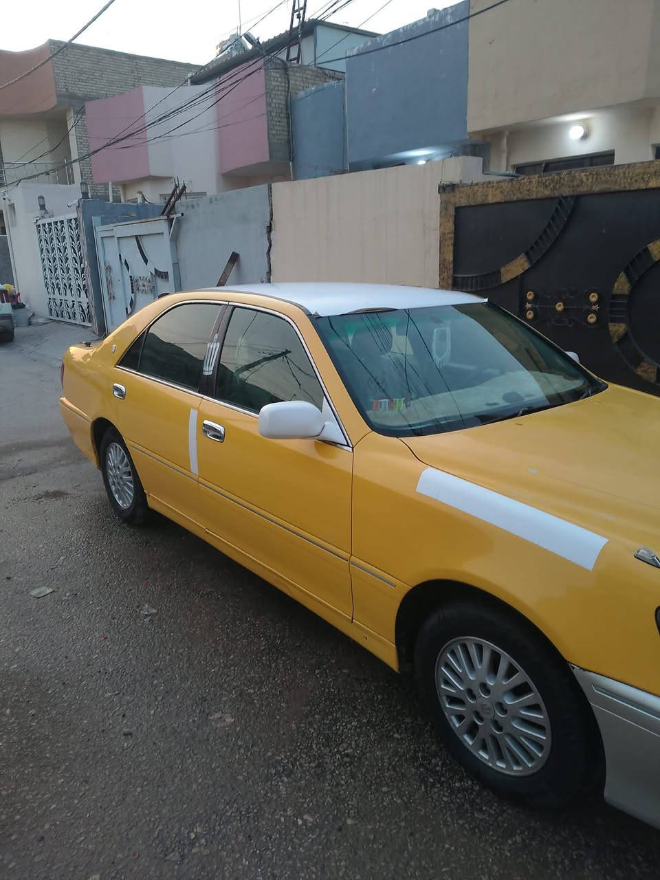 سلام عليكم ملكه موديل 2005رقم بغدادصدامي سياره كصتين محرك 2000بلادي اسوي وكاله للياخذه 
محرك وكيرجدد
تخم تايرجديد
حداديه جديده 
سياره جاهزه ونضيفه 
سعرالمطلوب ٣٨
***********
عنوان كوفه حي نيسان
