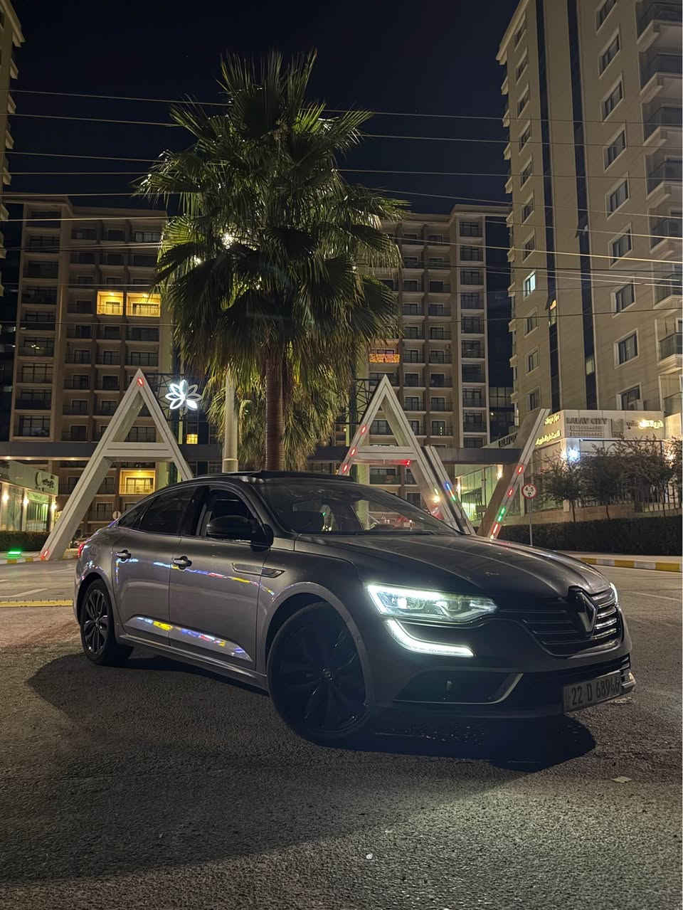 رينو تاليزمان 
موديل 2018 
السياره كلين بدون صبغ 
ماشيه 77 ميل  
مواصفات فول واحد على واحد : پانوراما ، مرايه كهربائيه ، دخول و خروج ذكي ، بصمه تشغيل ، هندبريك بصمه ، شاشه جبيره ، ماوس تحكم بالشاشه ، تدفئه و تبريد بالكشنات امامي ، تدفئه كشنات خلفي ، كشن امامي كهرباء ، تدليك كشن امامي ( مساج ) ، اضائه داخليه خمس الوان ، اوتو پارك ، رادارات ، حساسات 360 درجه ، كامرا خلفيه ، عدادات شاشه ، شاشة عرض السرعه ؏ الدشبول ( داتا شو ) ، لايتات امامي LED ليزر ، لايت خلفي LED.

السعر : 135
للتواصل : *********** أربيل, العراق
