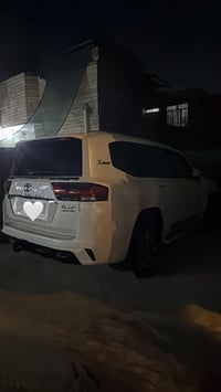 للبيع 🚗 سيارة لاندكروز GXR موديل 2024 ✨ المواصفات: ✔️ محرك قوي واعتماد...