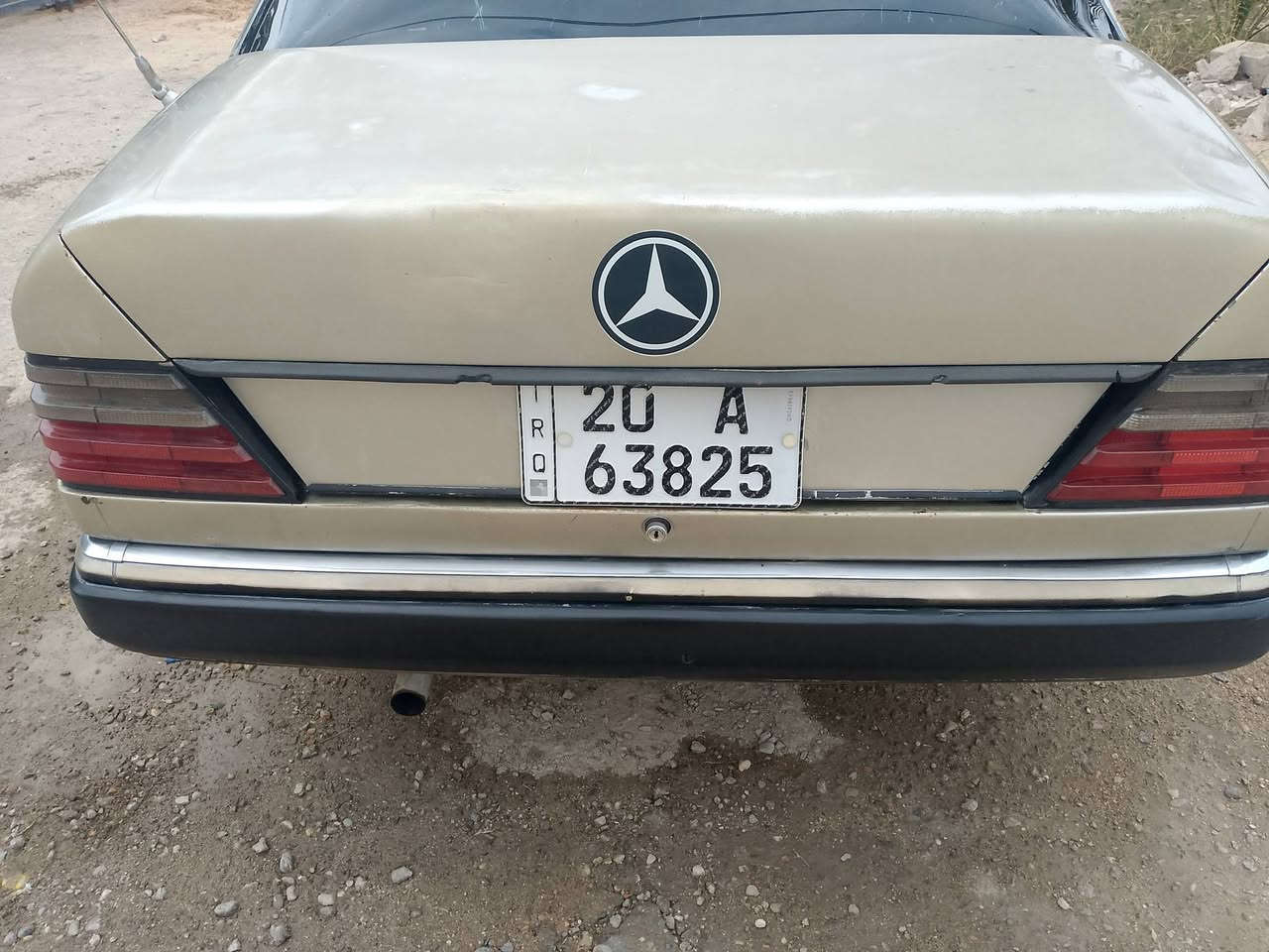 اخوان فقط شراي يتصل عرقم بدون مراوس 
مرسيدس دب 91 على وضع لبلاد بدون صبغ .رقم دولي سنويه 29 شرط تحويل كير مكينه 2 ونص كارتون تخم تاير جديد حدتديه فول دواخل نضيف كله شغاله مابيه نقص ترايك بليعجبك هاي كل تفاصيله اقراهن وبخدمتك سعر 33 مكان قرنه ***********
