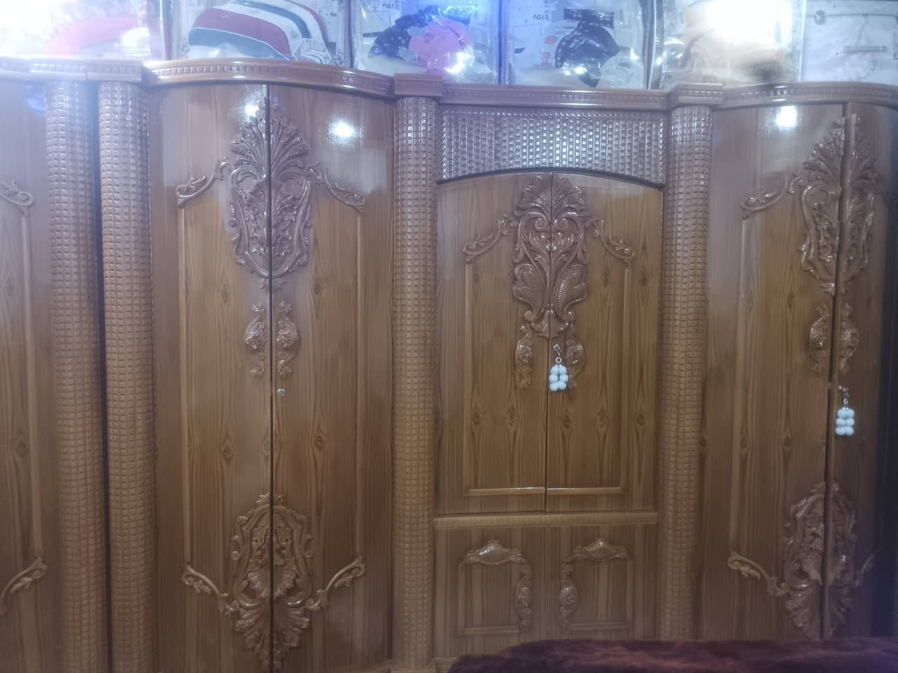 غرفه نوم للبيع ست ابواب زائد زاويه السعر مليون ونص رقم الهاتف *********** ***********
