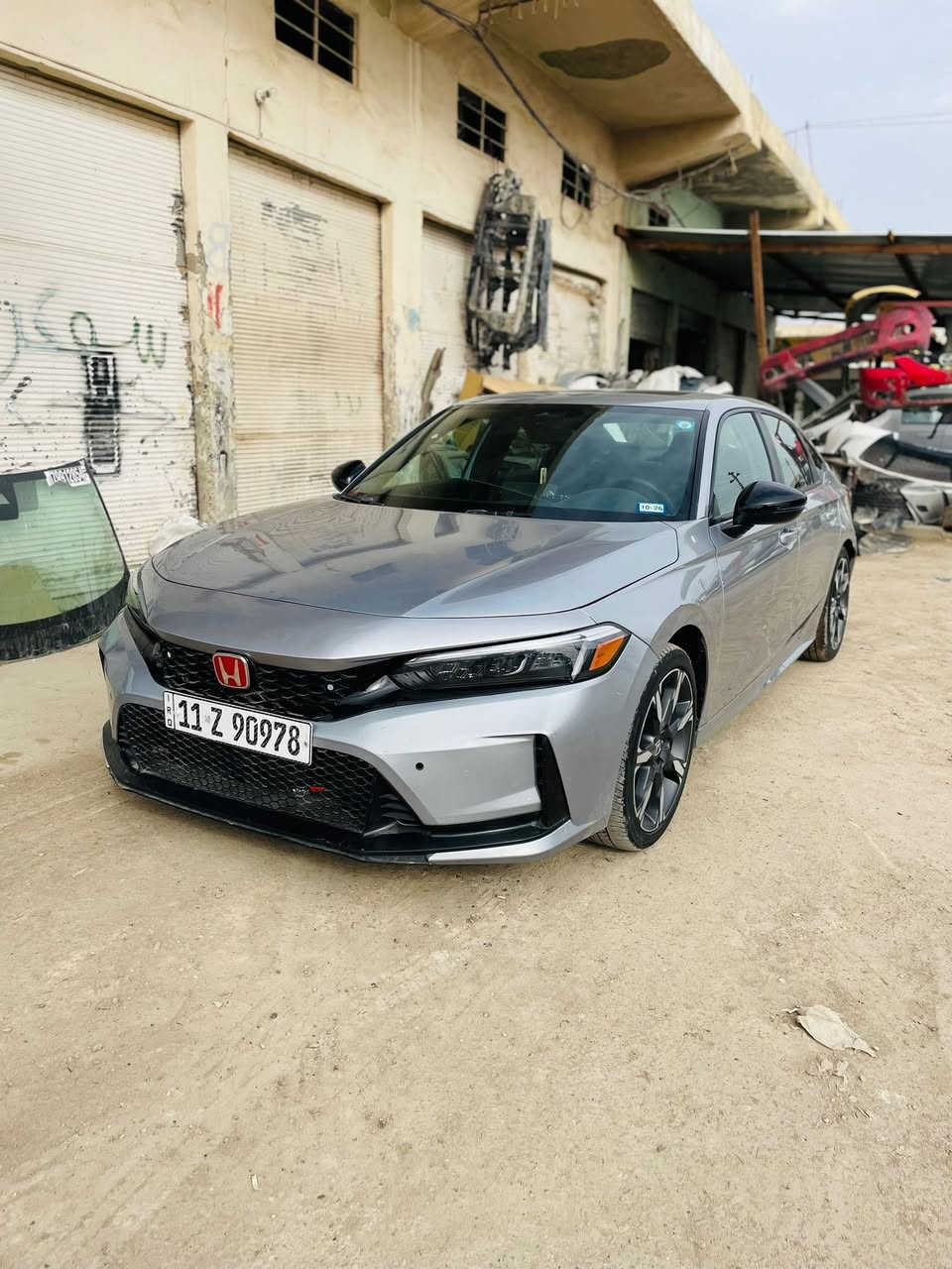 هوندا سيفك 
موديل 2025
هايبرد تورنك  ( two coler ) 
اعلى مواصفات 
فتحه 
سماعات bose 
بصمه 
تحديد مسار 
كشنات جلد
تدفئه كشنات 
رادار جانبي 
رادار امامي
كروس سرعه
 شاشه كار بلي  
اوتو هولد 
‏، Wireless charging
السياره ماشيه 22 الف كيلو فقط
سيارة بيها قطعتين  صبغ و مكان بارد 
رقم بغداد هزه سنويه جديد ب اسمي 
سياره جديده ما ناقصها اي شي 
مكان السياره الانبار الفلوجه 
رقمي ***********
سعر 160 وبيها مجال للشراي 
رقم الشاصي 2HGFE4F80SH308088
