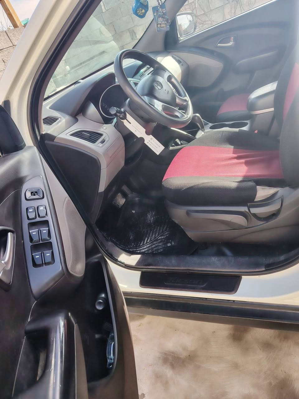 توكسون للبيع مكفوله من صبغ وحادث محرك شرط تايرات جدد سنويه ٢٠٣٠ السياره بسمي الستفسار اتصال ***********
