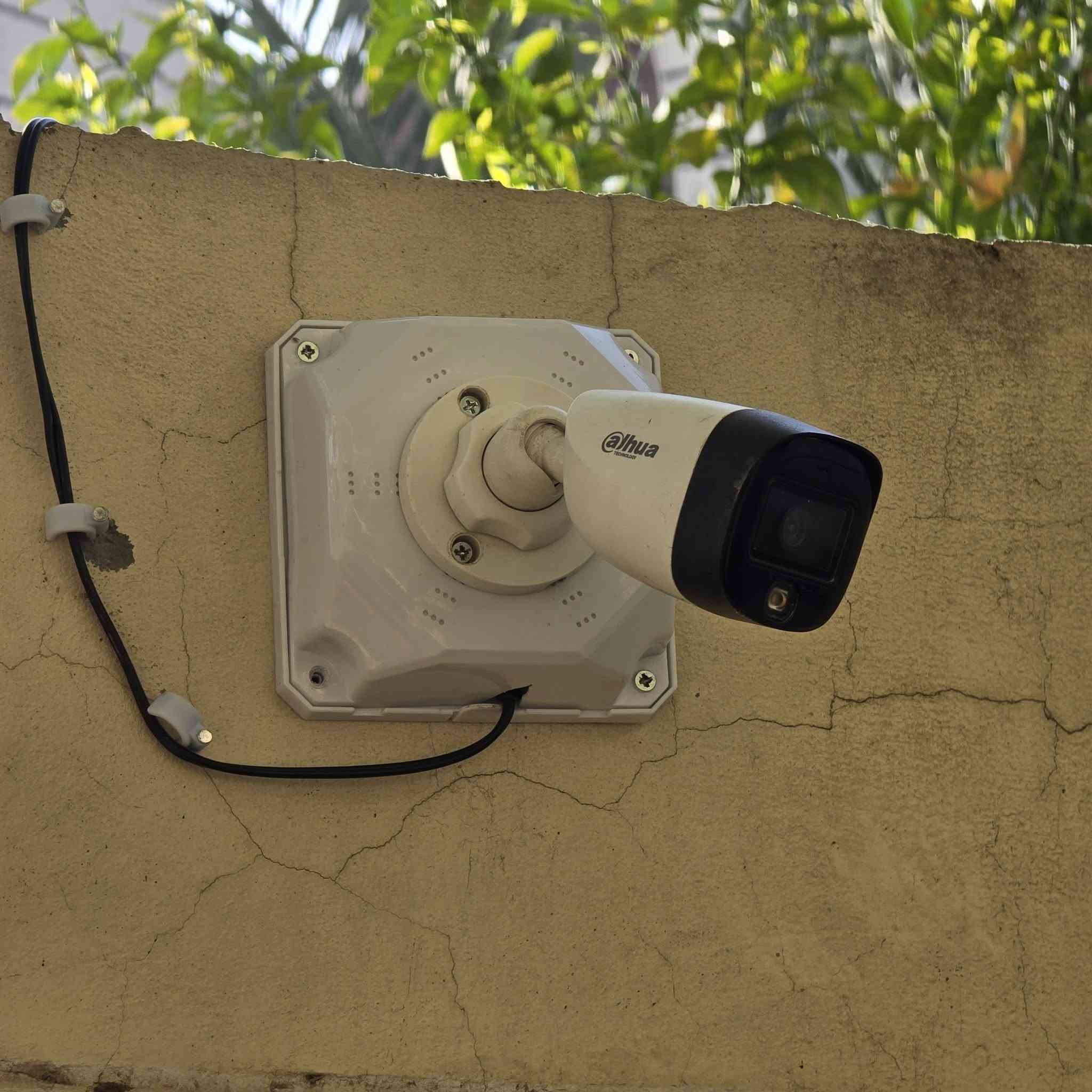 يالله....والحمدلله
تم بفضل الله . تنصيب منظومة كاميرات دهوا عدد 8 
بدقة 2mp 
في ناحية أبو صيدا /ديالى 
***********
***********
