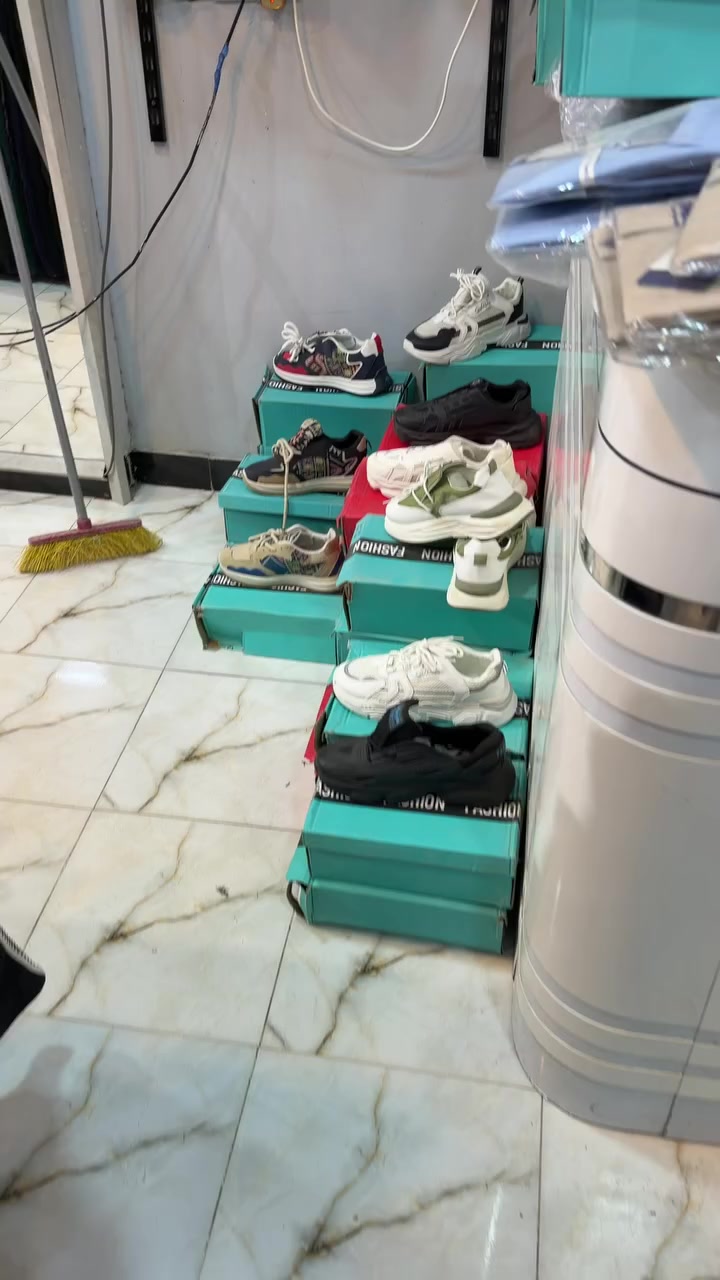 احذيه شلعه للبيع سعر القطعه5لاف قطع كلش حلوووه


**إذا كنت صاحب هذا الإعلان وتريد حذفه لأي سبب، رجاءا أرسل رسالة إلى الدعم الفني**