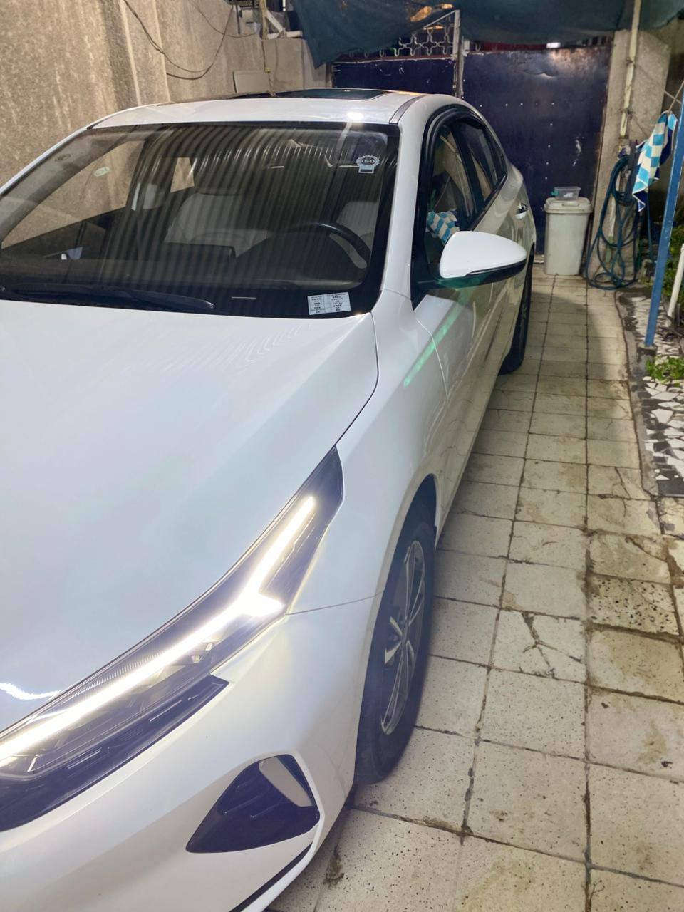 السلام عليكم ورحمة الله
كي ثري موديل ٢٠٢٢ للبيع مكفولة من الحادث

مواصفات الداخل جلد ابيض 

ماشية ٥٧ قابل للزيادة 

السيارة نظيفة جدا واستخدام شخصي وكله بانزين محسن ودهن ادينول 

بيها رصعتين خفيفات بالبنيد فد شوية اصورهن 
السعر ١٢٨ 

***********
