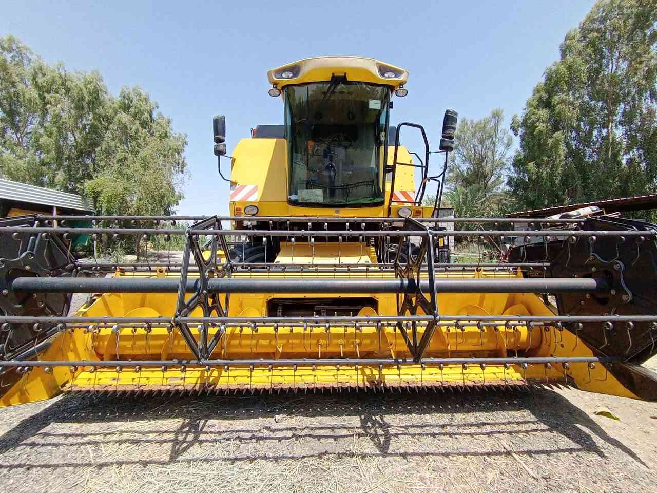 حاصوده للبيع موديل ٢٠١٤ ٥بلم تك درام  هوزن سلايت  رقم اربيل  مكفوله كفاله عامه على وضع الشركه استفسار اكثر اتصال على الرقم ***********  او ***********
