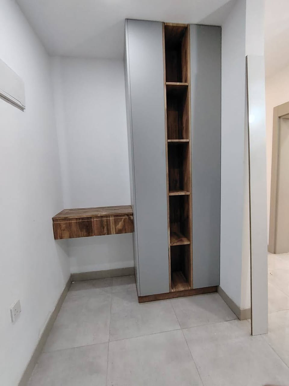 شقة للإيجار مساحة١٤٠م..مجمع النسيم ستي حي الجهاد..غرفتين نوم وصالة..مجهزة بكاونتر مطبخ حديث وديكور مدخل ولوندري غسالة بالكامل..للإستفسار ***********
