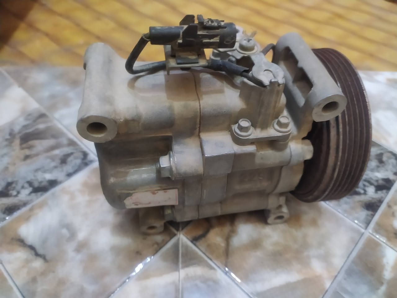 السلام عليكم
كمبريسرات عدد ٢ مع وجه كمبريسر سوزوكي SX4  اخوان للاستفسار الاتصال عالرقم *********** او واتساب بيهن بعض التفاصيل اتصل وانطيك تفصيل كامل عنهن عنواني كربلاء المقدسة
