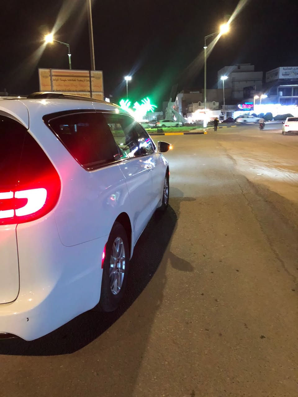 السلام عليكم
للبيع كرايسلر باسفيكا 
موديل 2022
 تقرير غرق 
لون ابيض 
رقم بصرة
السيارة ( كير و محرك و بدي كفالة عامة)
محرك 3600
 6 سلندر 
مكان السيارة البصرة 

السعر (217) و بيها مجال 

الاستفسار على الرقم (واتساب )***********
