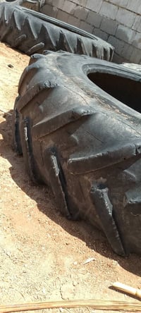 تايرات مستعمل • خلفي ٣٨×١٨ • أمامي ٢٨