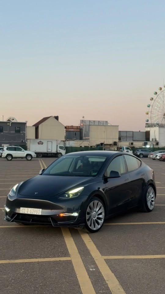السلام عليكم 
عندي تيسلا موديل واي بريفورمنس ٢٠٢٤ للبيع
السياره حادثها جاملغ وبنيد وبيها رصعه باب السايق 
سياره ماشيه ٩ الف ميل 
موصفات التيسلا معروفه 
سياره ترايها زيرو 
***********
مكاني بغداد حي الجامعه سعر ٢١٨ $ وبيها مجال شي بسيط كلش
