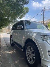 باجيرو 2019  زيرو ماشية قليل ٤٤الف الف فقط   نظافة 100‎%‎  فتحة سقف وج...