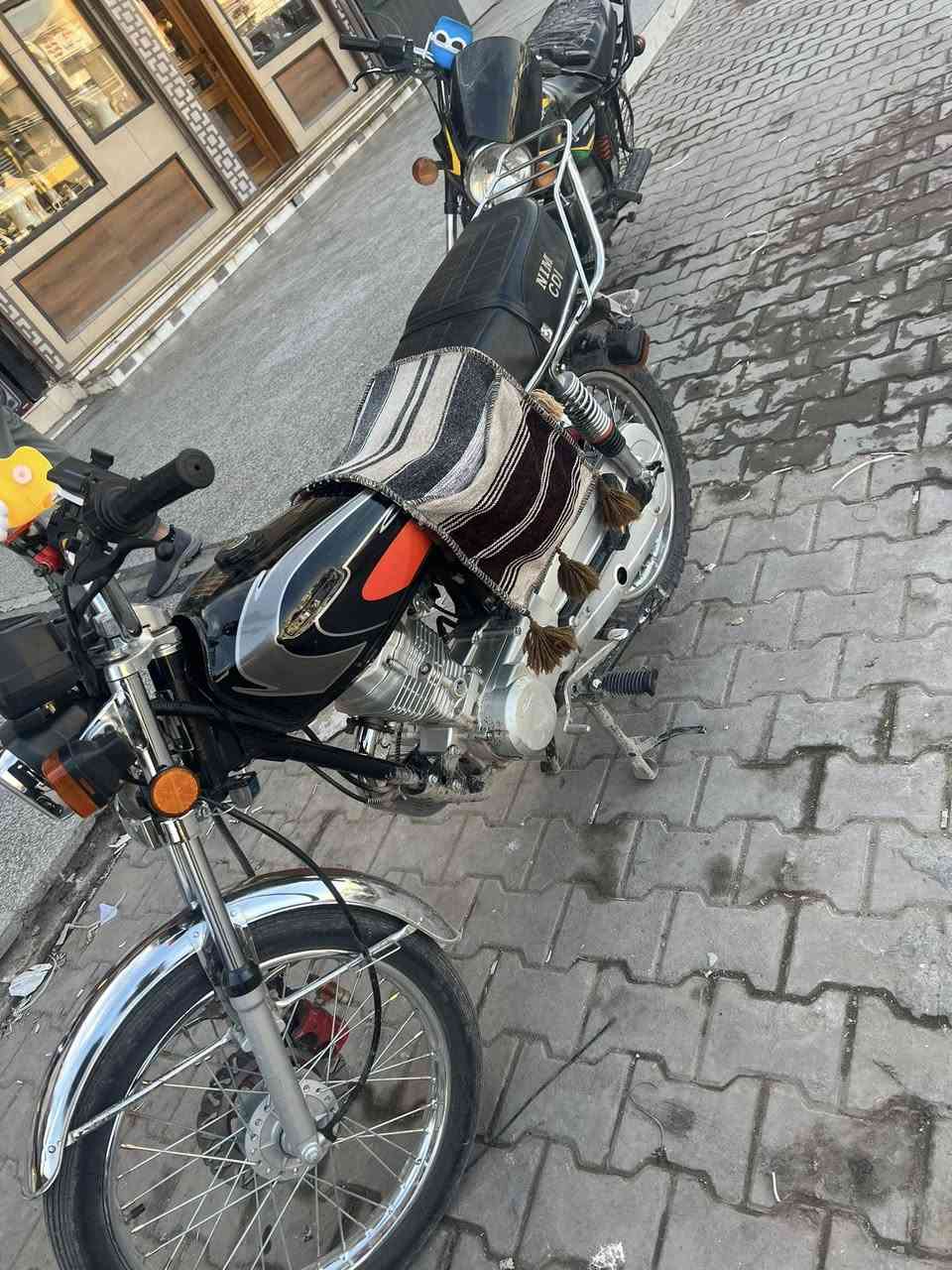 السلام عليكم شباب دراجه أيراني نامه أربعه كير موديل 2024للبيع دراجه بعدها زيرو مكاني البياع للاستفسار ***********
