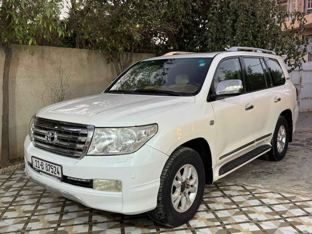 السلام عليكم لاندكروز ستينيه موديل 2011 رقم بغداد انكليزي بسمي فول مواصفات كشن كهرباء كشنات جلد  محرك 6 سلندر كفاله عامه عدا بارد بسيط جاملغ امامي  والسونار مرفق السعر 308 مكاني بغداد رقم الهاتف ***********
