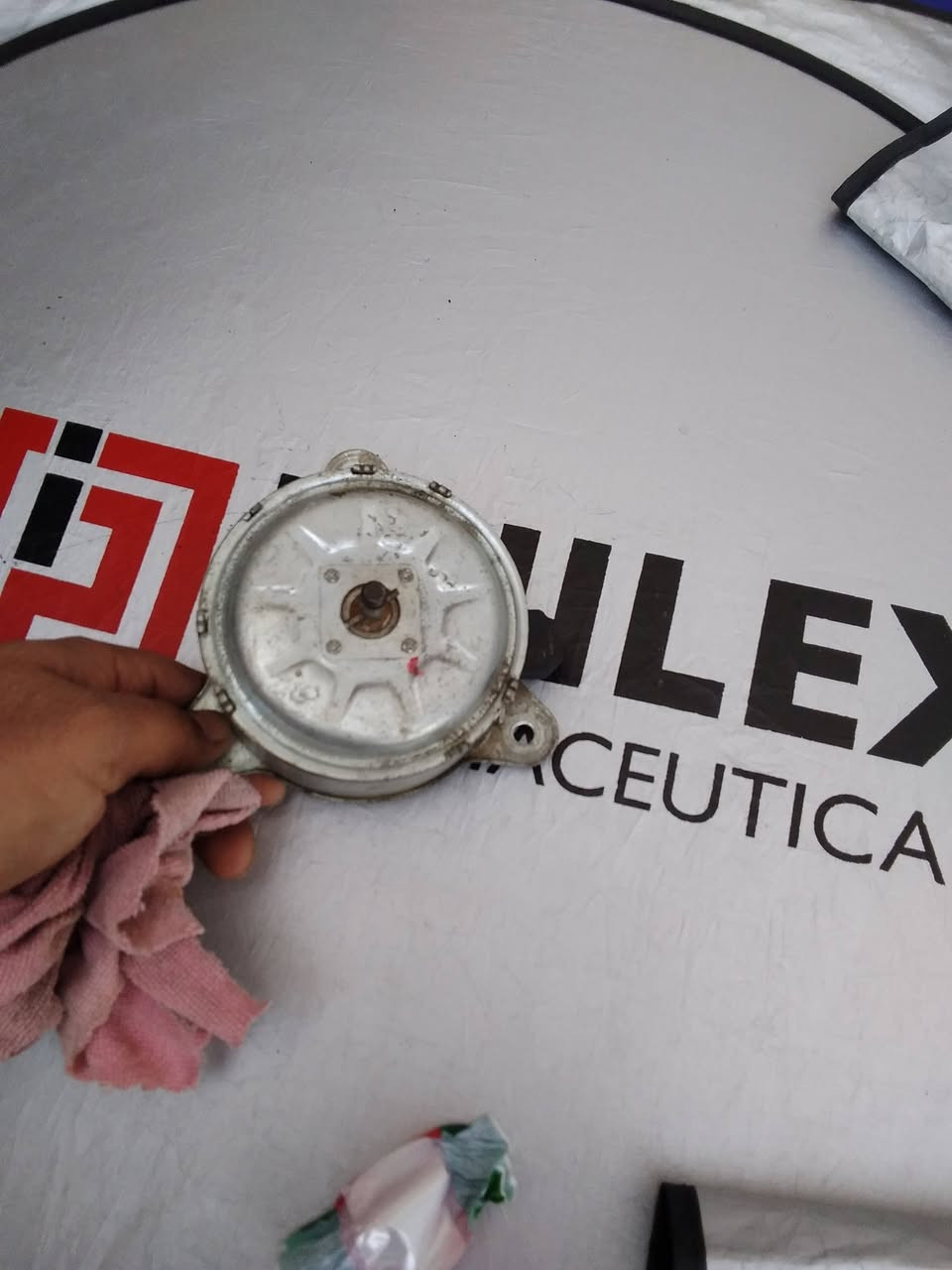 السلام عليكم شباب غراض البيع اكو جديد و مستخدم  
***********
