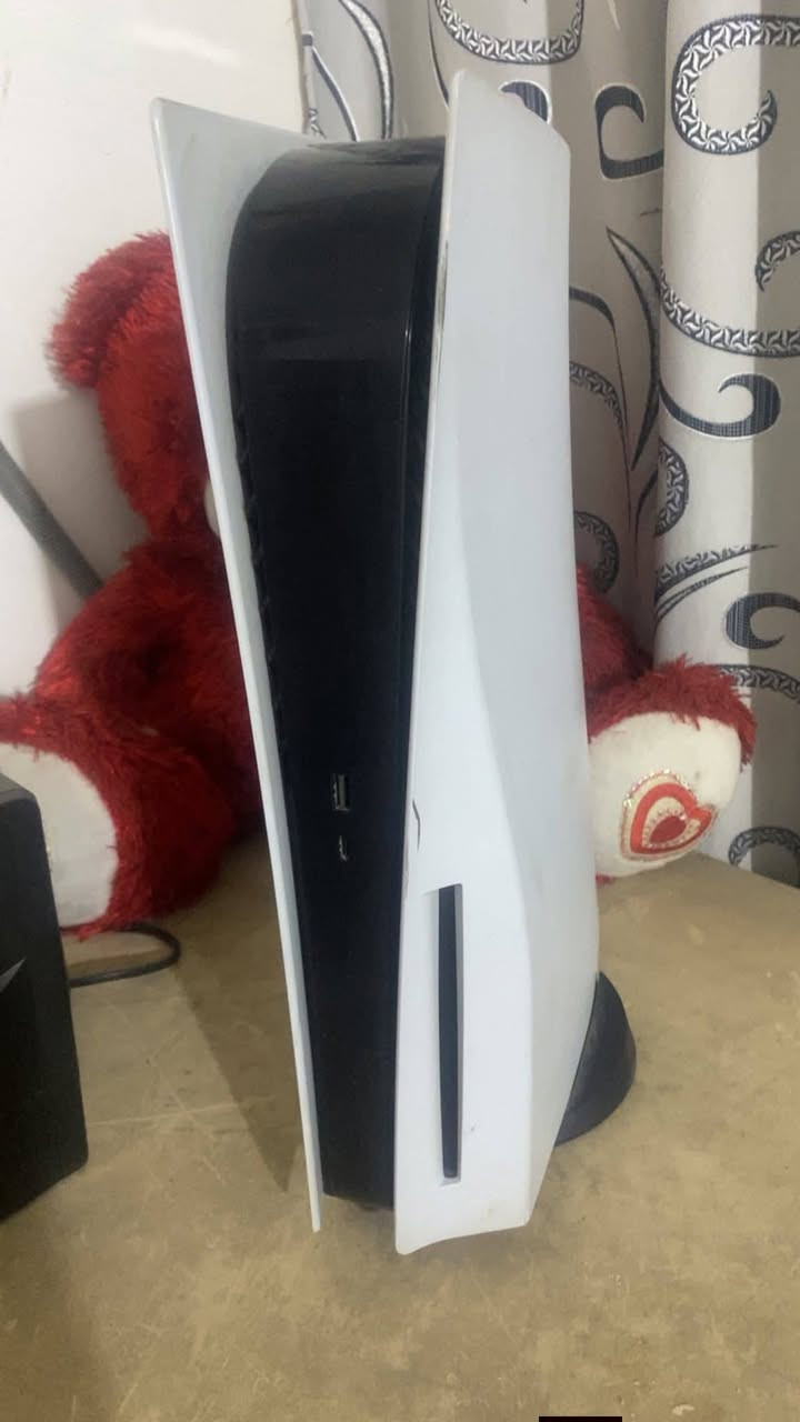 لسلام عليكم
#بلي_ستيشن 5 فات
مع جميع ملحقاته 
مستخداد كلش قليل 
السعر 525 وبي مجال

***********
