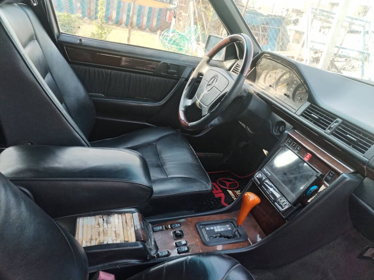 سلام عليكم
مارسدس دب مديل ٨٨محدث ٩١ بيبي شبح مكينه خراطيم ٣٢٠كير ومكينه جدد تخم تاير جديد صدر جديد غرفه جلد جديده كراسي كهرباء  اريل كهرباء برده كهرباء رقم جديد سنويه تحويل مباشر بسمي سياره عنوان بغداد اذا اكو مراوس كمارو ١٥ وجوه راس براس اراوس ***********
