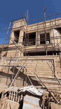 تم إنجاز أعمال الإنارة الخارجية للواجهة وفق المعايير الفنية، مع توزيع ...