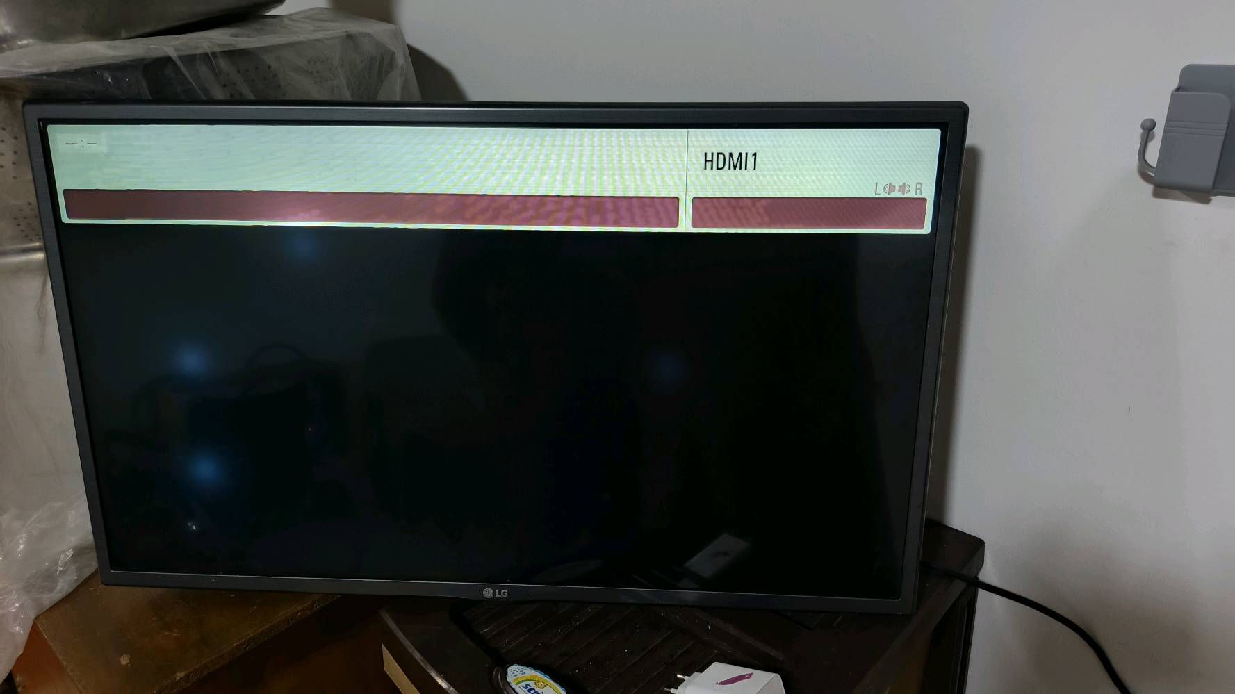 بلازمه LG حجم (32) للبيع فقط بي نقاط بل شاشه ما مأثرات ابد مبينات بل صور شغال كل عيب مابي سعره (60)الف و بي مجال مكانب كركوك واحد حزيران رقمي ***********