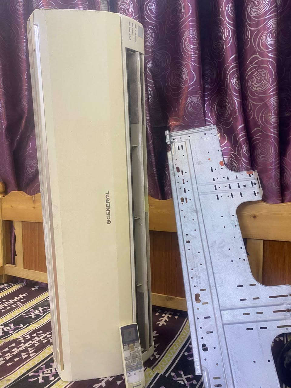 سبلت للبيع طنين جنرال ياباني اصلي نظيف بشكل
٢٠٠٨ ب ٢٥٠ الف
***********
