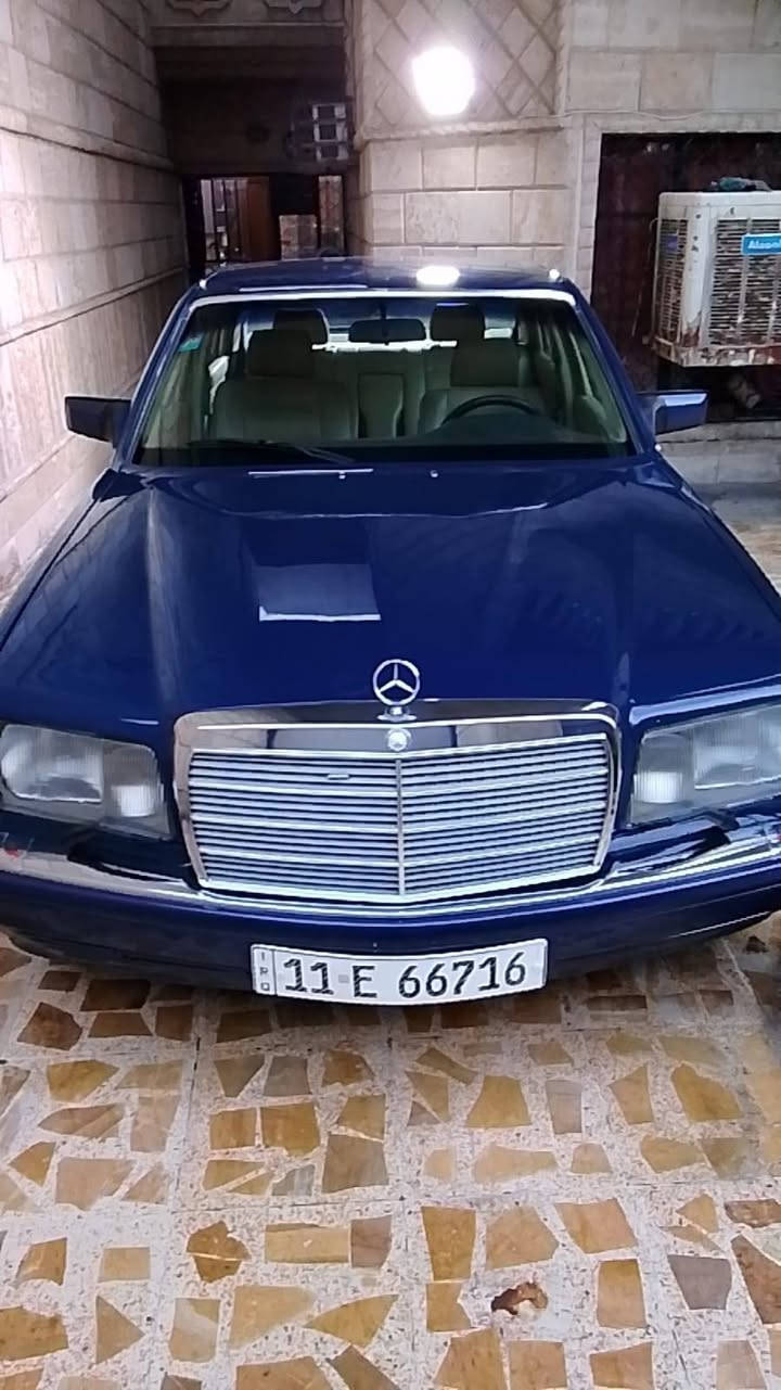 السلام عليكم للبيع مارسدس جامبو موديل 1989 رقم بغداد سياره بسمي تحويل مباشر سياره  مكفوله صبغ جماليه قطره اخياس ماكو حداديه جديد تخم تاير جديد عرفه جلد جديد تبريد شغال باب طويل مكينه بلاديه رقم الهاتف *********** مكان بغداد السعر 88 وبيه مجال
