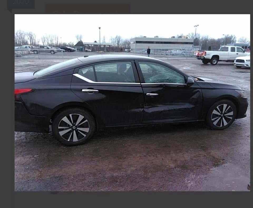 السلام عليكم
نيسان التيما sl اعلى مواصفات
موديل : 2019 رقم بغداد حره بسمي تحويل مباشر هزه جديده وسنويه جديده بيه مجال شي قليل 
السعر :١٤٨$ 
حجم المحرك : 2.5L ( 4,سلندر )
المواصفات : sl 
‏‎بصمة ابواب
‏‎بصمة تشغيل
تشغيل عن بعد : Remote Start المسافه (المقطوعه 180 الف كيلومتر حقيقي )
الصيانه كله كامله وعلى ايد المهندس عمر مازن 
‏‎شاشة كبيرة
اوتو ستارت : Auto Stard
اوتو بريك : Auto Stop‎
رادار امامي (تحديد مسار)
‏‎رادار جانبي (نقاط عمياء)
‏‎رادار خلفي (التحذير من الاصطدام)
‏‎حساسات امامي
‏‎حساسات خلفي
نظام : Eco
نظام : Normal
نظام : Sport
تحكم ستيرن
شفتات ستيرن
كشنات كهربائي
كشنات جلد
تدفئة كشنات
تبريد خير من الله 
لايتات ليد وعدسة زينون
بكلايتات LED
نظام خرائط GPS
نظام بوصله( بنو رامه فتحه) 
شاحن لاسلكي (واير لس)
ويل ١٧ مديل ٢٣
تخم تاير برجستون جديد
وبعد هواية مواصفات …
(حادثه باب الصدر وشويه من الباب الخلفيه ومصبوغات البابين والسياره بدون ايرباك وبيه شويه بارد بالجاملغ الخلفي كما موضح بالصور)
للامانه السياره مناقصه برغي كامله مكمله حداديه دهن كير ومحرك تخم تاير جديد
كفالة شواصي ولغود
‏‎تفاصيل اكثر الاتصال
وات ساب ***********
