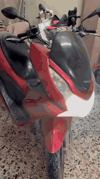 جيل اول مكينة 125
ياباني اصلي jf
مكفول المكينة 
نقص ستاند جنطة
حساس ازدحام موجود 🛵
ستاند كهربائي ⚡️ 
مري اصلية
بريك خلفي 
مكانها بغداد الحرية 
سعرها 1100
***********
