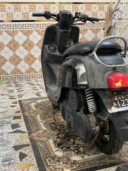 سلام عليكم دراجه بوليس مال رمبه جديده دراجه بلاديه كفراته كله مختمه دراجه نوزل سرعته 120 أوراقه كله موجوده تترقم دراجه مكمركه منفيسه موجود سعر مليون وبيه مجال العنوان أم الكبر والغزلان مامتواجد عل فيس  مكلف بل نشر الرقم ***********
