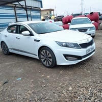 للبيع اوبتيما خليجي موديل 2011 محرك 2000دوش سنويه ورقم مجددا سياره بيه...