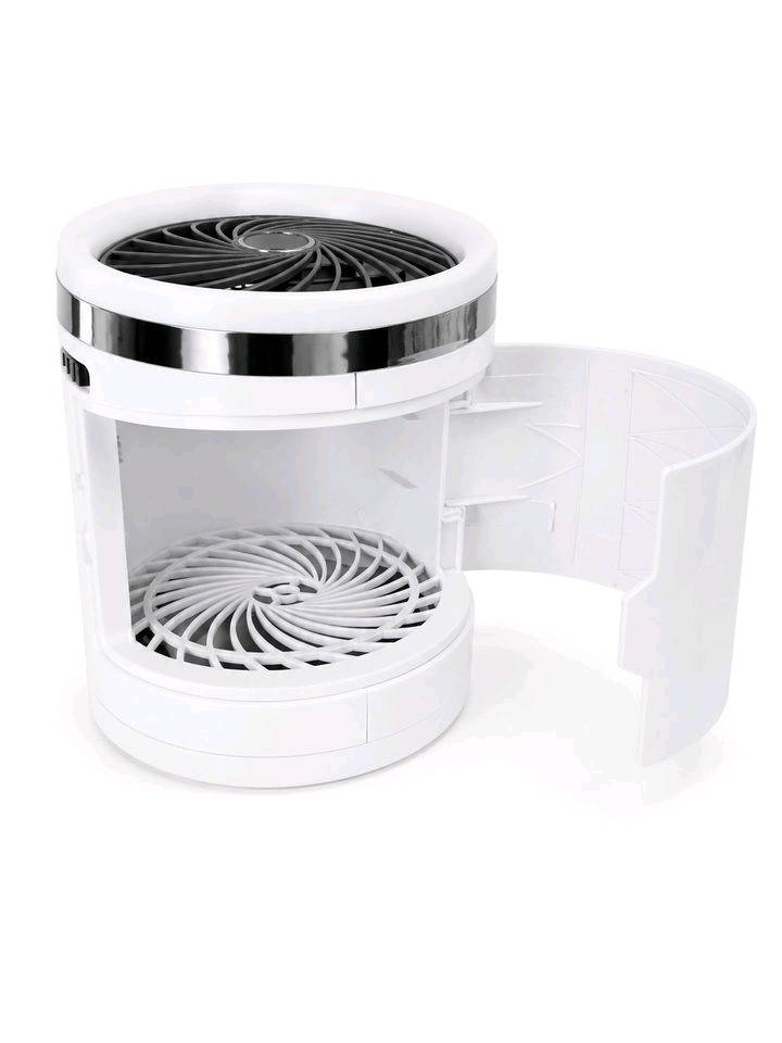 Arctic Cool Ice Jet مبرد هواء شخصي 

.استمتع بأجواء باردة ومنعشة أينما كنت مع Arctic Cool Ice Jet،.

المميزات:

. تبريد سريع وفعّال للمساحات الشخصية.

. 3 سرعات للمروحة (منخفضة – متوسطة – عالية).

. يعتمد على الماء وحزم التبريد للحصول على هواء أكثر برودة.

. إضاءة LED مدمجة بـ 7 ألوان.

. تشغيل هادئ ومناسب أثناء النوم أو العمل.

. مخرج هواء قابل للتوجيه.

. استهلاك منخفض للطاقة.

. تصميم خفيف وسهل الحمل.

. يوفر تبريدًا يصل إلى 4 ساعات تقريبًا مع حزم التبريد.

. يعمل عبر كابل USB.

محتويات العبوة:

مبرد Arctic Cool Ice Jet.
3 حزم تبريد قابلة لإعادة الاستخدام.
كابل USB.
دليل الاستخدام

الموديل: 18008
الطاقة: DC 5V / 1500mA
شنو حالة المبرد هسه؟ جديد لو مستخدم، وإذا مستخدم شكد مدة الاستعمال؟: 
جديد
هل متوفر توصيل داخل العراق؟ وإذا نعم شكد كلفته أو شلون يكون الاستلام؟: 
نعم 5 آلاف لجميع المحافظات عدا بغداد3آلاف
هل بيه فحص قبل الاستلام أو أي ضمان على المنتج؟: 
نعم فحص المنتج قبل الأستلام