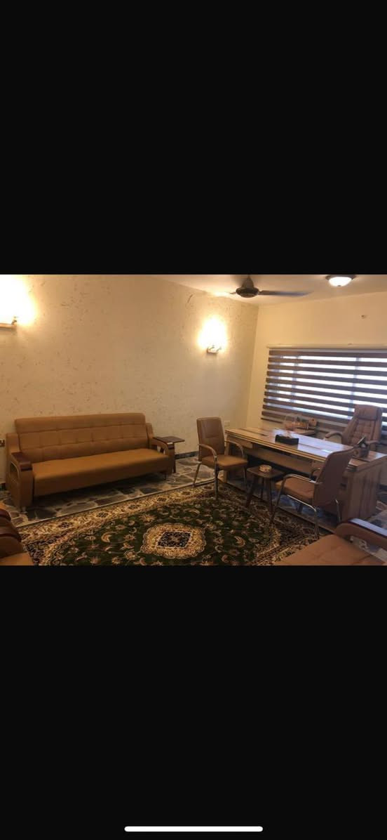 عرض وفرصة استثمارية
المنصور ساحة القاء 
بيت مساحة 1080متر 
موثث مكاتب يصلح شركة 
 

واجهة 27 ونزال 40
بسعر مناسب جداً 
للاستفسار اكثر ***********
واتساب
