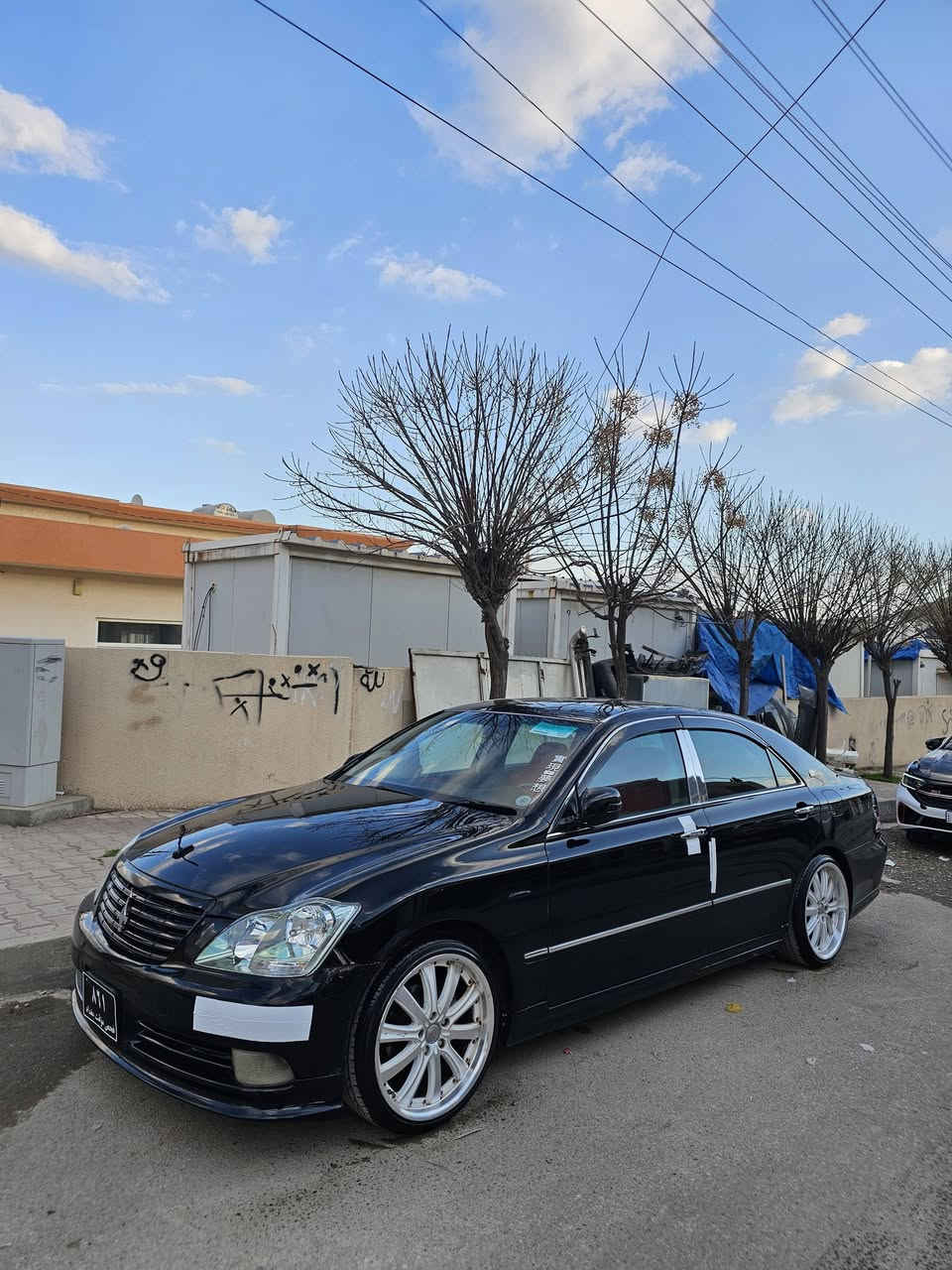 سڵاوتان لێبێ شاهانە ساخ لۆک لۆک  ١٨٠بچوک بە بچوک کەمبەنزین خۆر سەیارەکە ساخە نەموسە نەبڕاوە زۆر بێ مەسرەفە بەشەرتی گێڕو مەکینەو کارەبایو دەعمو لێدران بەشەرت سەقفی زۆر جوانە ٢ دوگمەیە سەیارەکە تایەو ویل سپۆڕتم بۆ بەستوە لۆک لۆک سپۆڕت کراوە کاملی بیانوو بڕە زۆر بێ کێشەیە
سعری٦٨ گەڵاو معمەلەیە  برایانە 
*********** 
مشتەریت تەلەفونکە ئەتخەمە سەرسەرم
