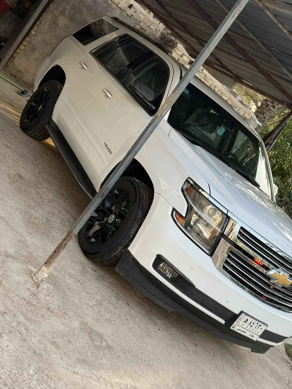 السلام عليكم تاهو للبيع ٢٠١٩ LTZ فول برايمر رقم بغداد بسمي تحويل ثاني يوم سياره بيها قطعه وحده فقط رش الباقي كفااله سياره كلش جديده مكينه 5300  ماشيه ٩٧ ألف سيارة كلش جديده تخم تاير قبل سبوع شاده جاهزه للأخير مكان بابل البكرلي *********** سعر ٣٨٠ وبيه مجال
