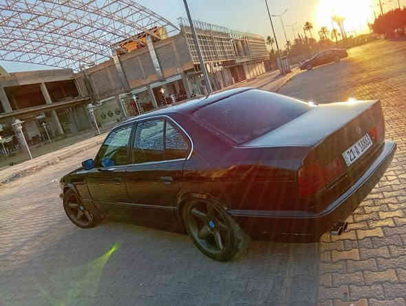 سلام عليكم بي ام موديل 90  
اصل وفصل 525 فول اوتوماتيك🇩🇪 ✈️
سليمانيه شرط التحويل  رقم وسنويه جديد 
سياره صدر امامي خلفي جديد تخم تاير وياله رياضي شنايزر ارضيه جلد دوشمه كشنات لايتات عالي ناصي رباعي سكن  ماسحات  جام امامي كهربا مسجل 🎧 بلوتوث سستم صوت بريك  ARS  الكيجات كلها شغاله كلشي يلدشبول 👍
وضعيتين قياده سبورت🔥 سباق قياده ايكو شغال  

نواقص السياره تبريد حار بارد شغال لاكن بيهم ضعف 
والسنتر لك مايشتغل لاكن كل البيبان شغالات 
وبيها لاستيك ولف فقط غير هذني ماكو 

سعرها جدا مناسب 43 وبيها مجال 

مكان السياره ديالى قضاء خانقين 

صاحبها يمي وشرط التحويل 

‏‪0778 181 9539‬‏ 

خاص ماجاوبك ولا تدخلي عل وتساب 

اتصل تشلع عيوني
