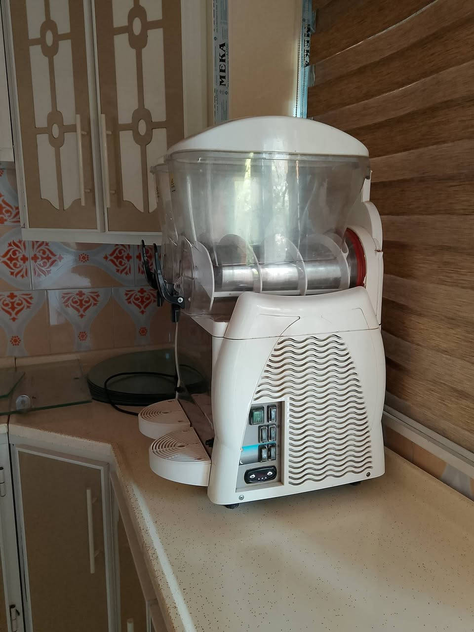 مكينه ازبري ايطالي سعره مليون
***********
