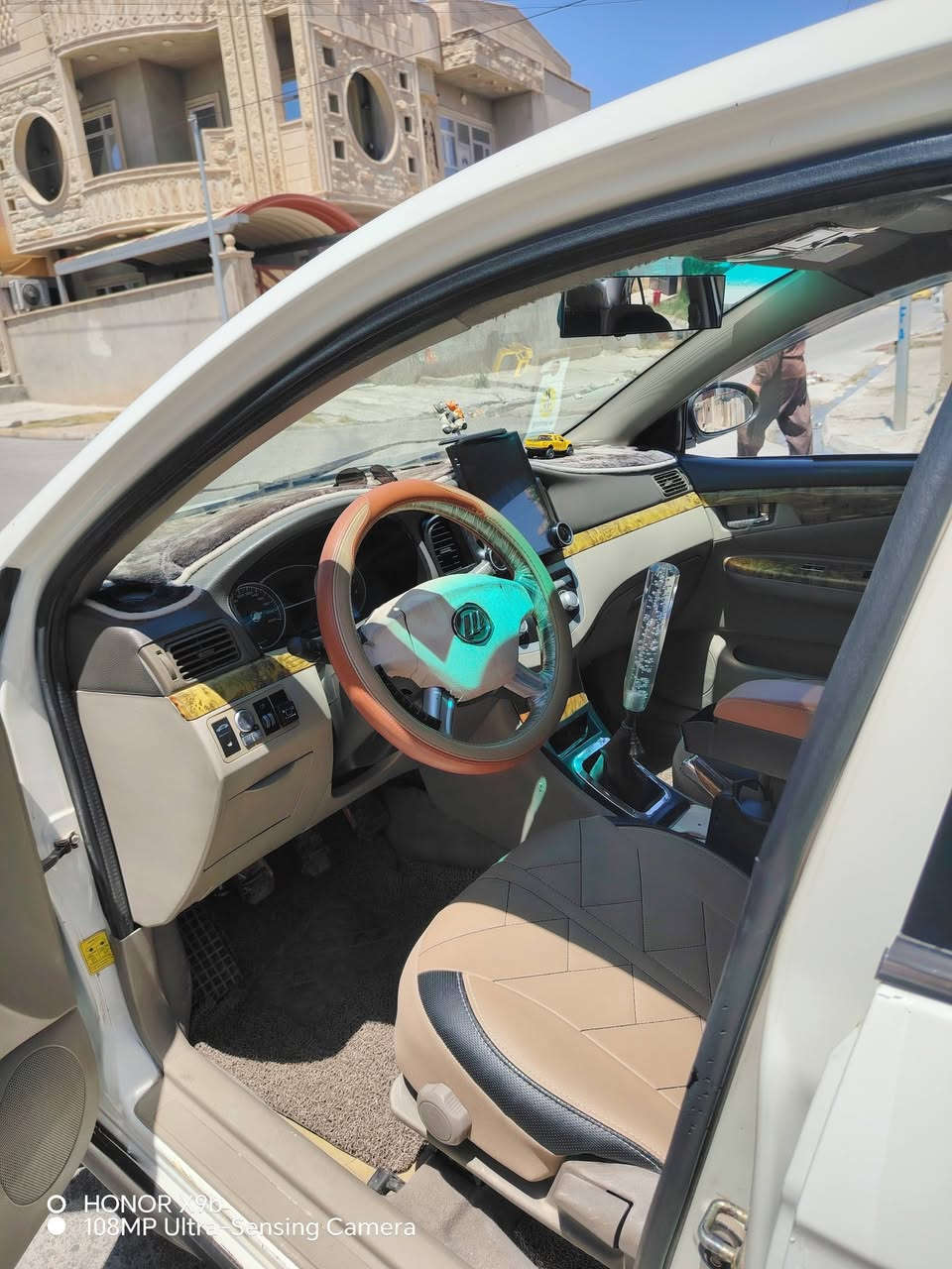 سيارة ليفان ٦٢٠ موديل ٢٠١١ سياره جاهزه من كلشي بيها منظومة غاز حكومية شرط كير ومكينة وتبريد منظومه جديده صبغ فقط بس داير الخلفي والسعر ٦٥ والتواصل على الرقم (***********) السياره بسمي وشرط التحويل
