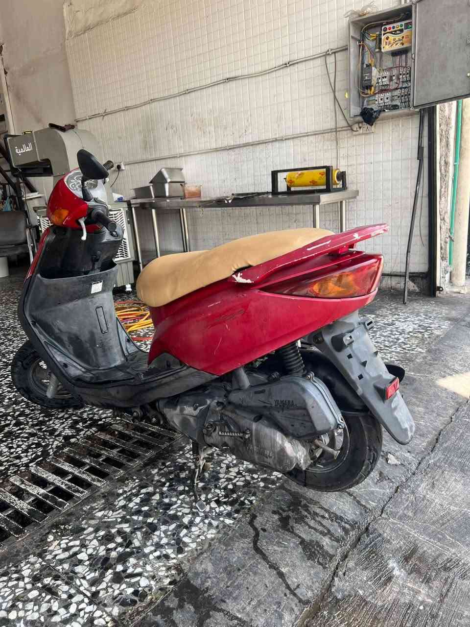 السلام عليكم دراجة بريز للبيع 
عنواني مدينة الصدر  
عارضهة ب625 وبيهة مجال
***********
