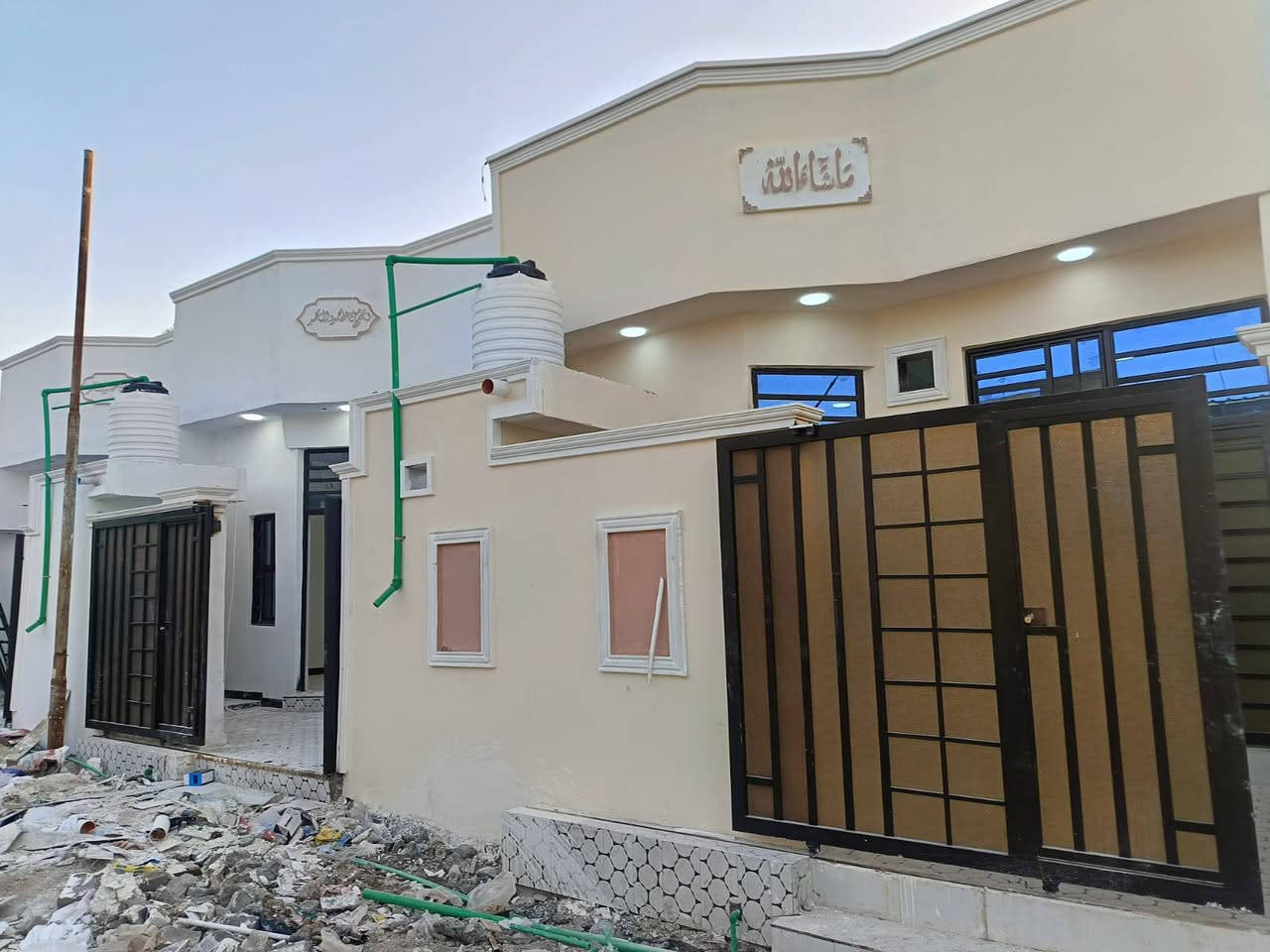 يعلن مكتب عقارات بلد
***********📞

♦️ دار للبيع في شط العرب الصقر 120متر 
ـــ غرفتين ـــ وصالة ــ ومطبخ ـــ واستقبال ـــ وحمامات ـــ 
الســـعر  55وبي مجال  قليل 
للإستفسار ***********
🔹️العنوان المكتب عقـــــــارات بلــــــــــــد باليوبه قرب مدرسه ام أيمن
♦️نستقبل كافة العروضات في شط العرب
