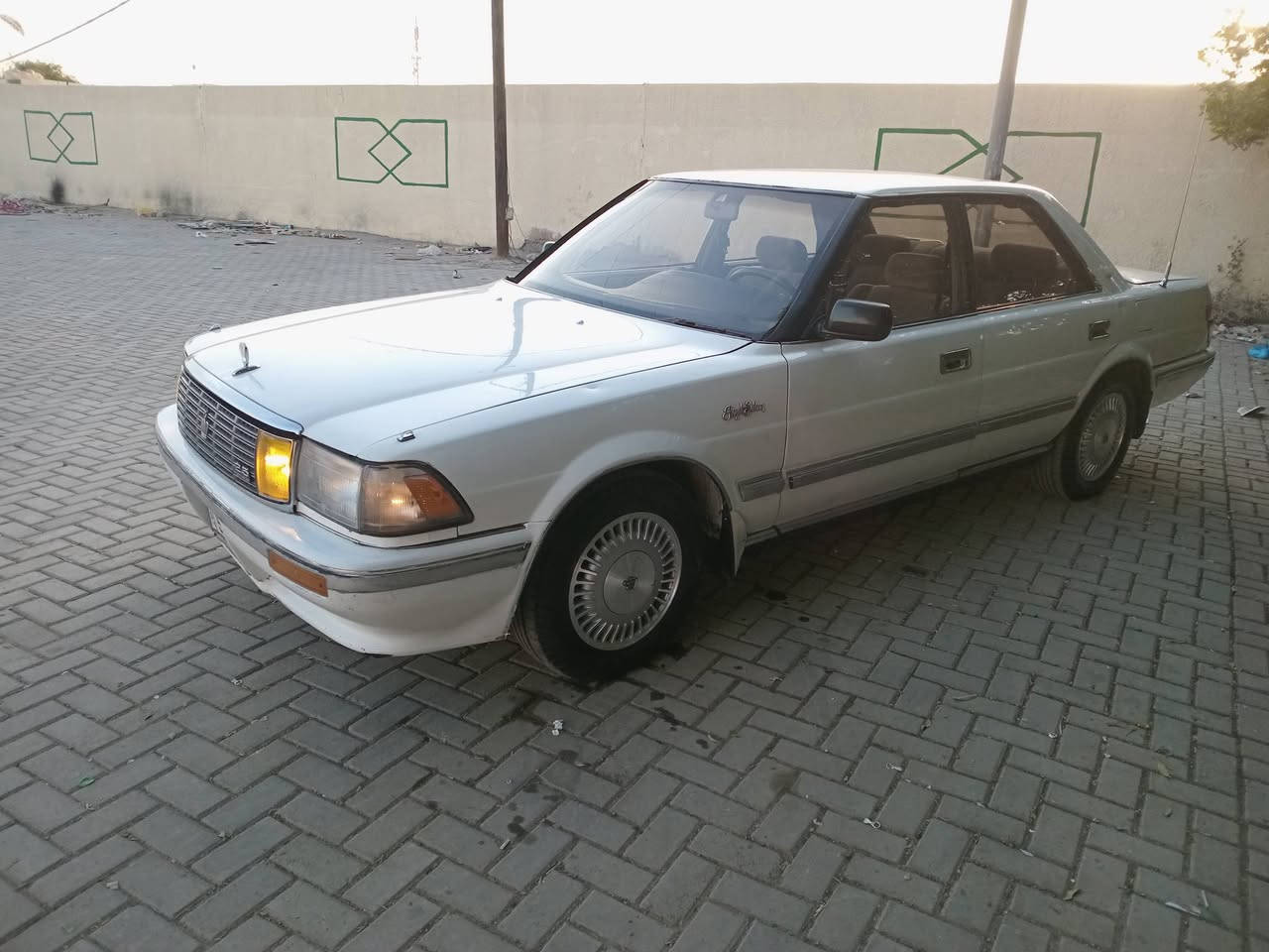 السلام عليكم ... للبيع تويوتا سوبر هارتوب موديل 1992 باسمي رقم ديالى الرقم الدولي الجديد تتحول بالمرور باي دائرة محورة السياره كلش حلوة كلها على البلاد محرك 6 سلندر 2500 محور كير ومحرك جديد جديد تخم تاير وبطاريه جدد كهربائيات توب شاشه وكامرة كراسي كهرباء وشغاله داخلها جديد وموضح بالصور ثلاجه خلفيه *********** مكان السياره بغداد العامريه السعر 69$ السياره احلى من الصور ناعمه وحلوة حتى تكحيل مابيها ويل كب 5 حتى الاسبير اخوان اذا اكو خلل بالسياره مستعد انزل من سعرها وتحياتي للجميع
