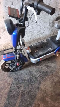 إخوان عندي دراجه شحن عوزه بس سكليتر وسعر150 وبيها مجال للشراي 07707815...