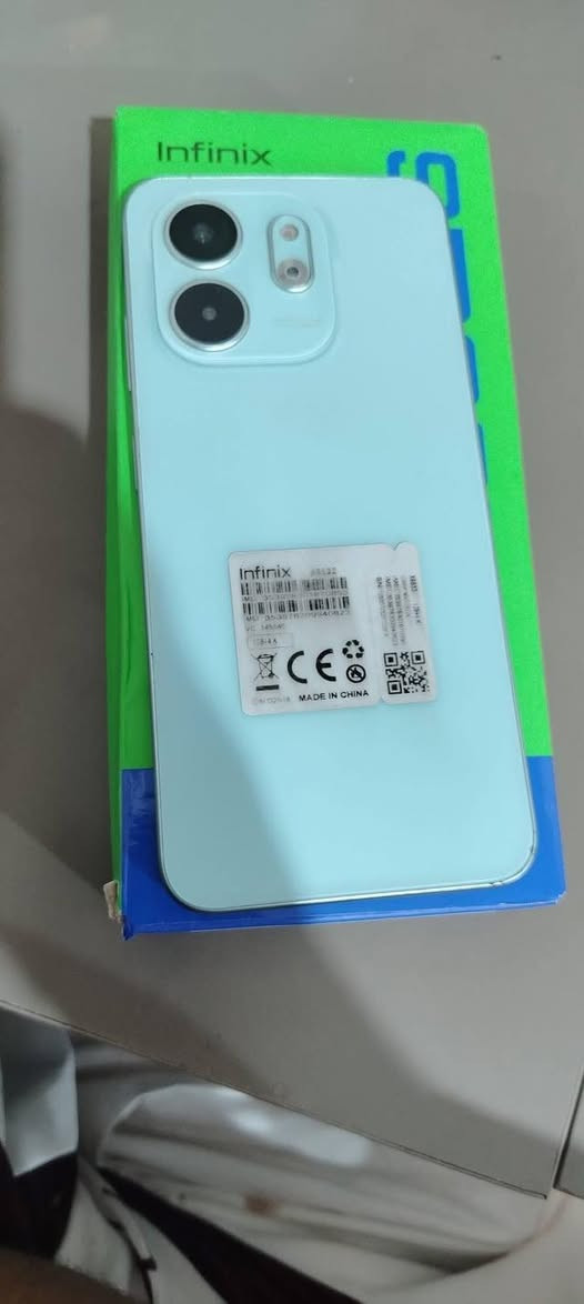 هذا *Infinix Smart 9*    سعر 110
*مواصفاته السريعة:*جديد كامل لملحقات.

*الشاشة:* 6.7 بوصة IPS LCD، دقة HD+، تحديث 90Hz، بيها ثقب للسيلفي بالنص  
*المعالج:* Unisoc T615 - 
*الرام والتخزين:* 4 + 4 جيجا 128 جيجا تخزين - 
 
*الكاميرا:* 
- خلفية مزدوجة: 13 ميجا أساسية + عدسة مساعدة
- أمامية: 8 ميجا
*البطارية:* 5000 مللي أمبير
*باقي الأشياء:* بصمة جانبية، سماعات 300% Ultra Volume مثل ما مكتوب عالبوكس، يدعم ميموري خارجي


**إذا كنت صاحب هذا الإعلان وتريد حذفه لأي سبب، رجاءا أرسل رسالة إلى الدعم الفني**