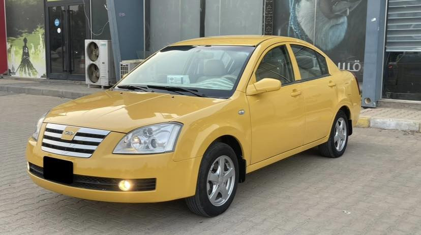 رقم قادسية باسمي شخصيا ومداور ثاني يوم او بنفس اليوم سنوية لل 2026
السيارة سيارتي الشخصية واستعمالي 
الشخصي ومامتعوبة نهائياً ماشية من ناحية المكينة الكير توني شادلها محرك وكير جدد ياباني مال كورولا بيكاتشو 1800 مكفولات 
وشي مضبوط وكهربائيات كلها مضبوطة وشغالة تبريد بيها ثلج مال ياباني بعد وعندك الحساب 
حدادية نافضها من الصدر الامامي للخلفي كلش مبدل حدادية كلش محترمة وناعمة ومابيها نقص السيارة خير من الله بكل معنى الكلمة وكاملة من كل النواحي شغل واطلع وين ميعجبك الله شاهد سيارة عليها الاعتماد اللي يريدها على باب الله يشتغل بيها او اللي يريد يجنيها حتى للسفر هم ماتقصر اني السيارة جانيها سيارة مرتبة ورزنه ب المعدل وشكلها حلو مرتب بالشارع السيارة 
مابيها ضرر فقط طخة ب الجاملغ الخلفي الايمن الباقي مابيها شي وكان بيها جراد وخياسات صبغتها 
عام للجمالية فقط سيارة كلش حلوة ومرتبة وارقى من الكوري من ناحية القوة والسرعة
السعر 50 وعليها ١٠ ورقات هيئة وغرامات تنرل من سعرها تاخذ صافي اخواني الطيبين سيارة متعوب عليه بدون كسران والكل خير وبركة واسف ع الاطالة

مكان السيارة النجف الاشرف 
رقمي *********** د.فارس
