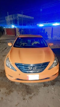 سوناته البيع   السياره جاهزه من كلشي محرك كير حداديه تخم تايرات السيار...
