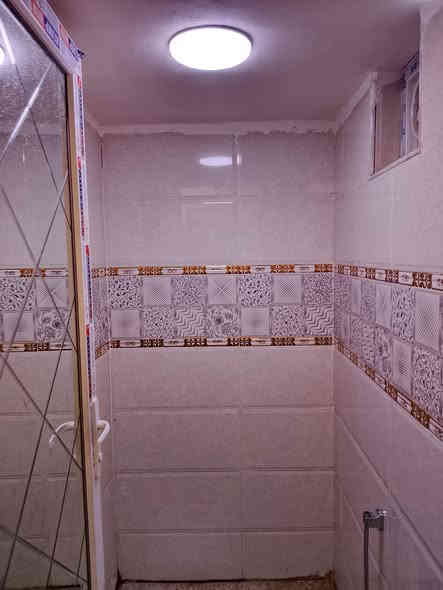 السلام عليكم نصف قطعه للبيع طابقين الظهر مستشفى شهيد الصدر قطاع 55 الرقم***********
