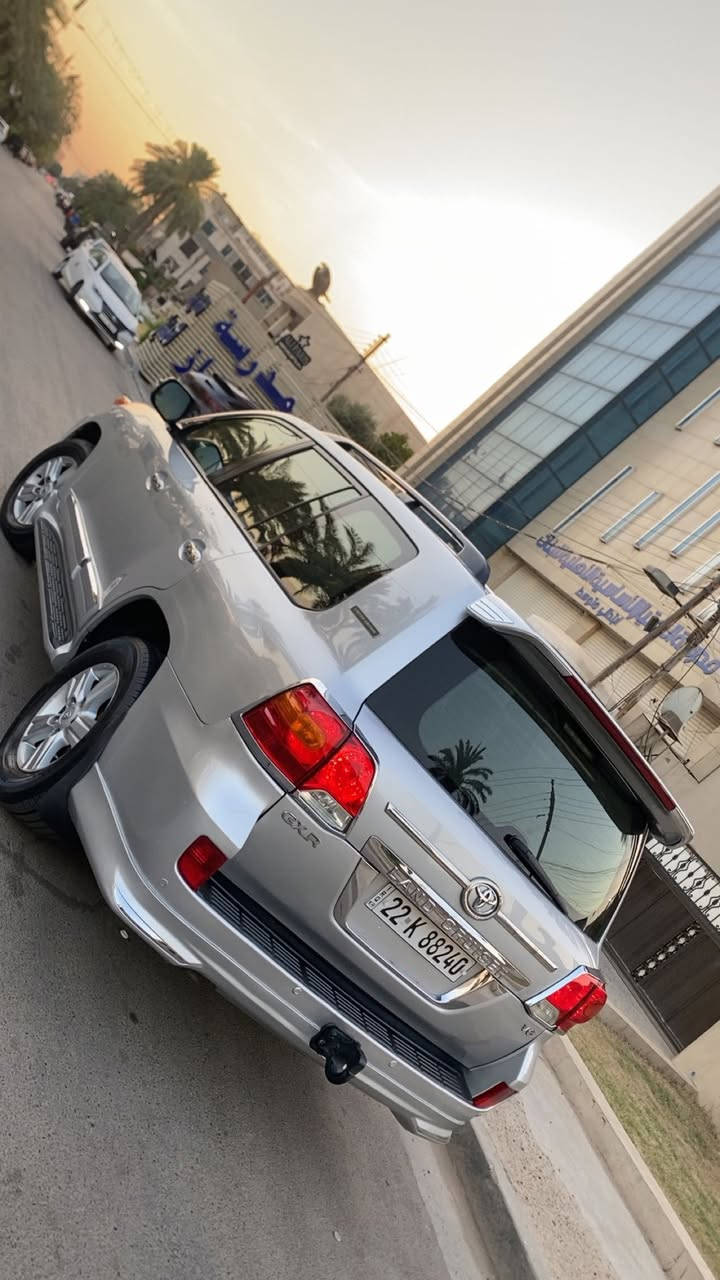 سلام عليكم 
للبيع لاندكروز موديل ٢٠١٣ 
رقم اربيل الجديد باسمي 
سياره جديده بمعنى الكلمه صارلها ١٠ سنين عندي على ايد وحده 
فول موصفات 
كشنات جلد كهرباء 
سلايد رووف طكيتن
صبغ قطعه وحده فقط لا غير الباقي كفاله 
تخم تاير جديد ودهن كله بالشركه دينار ماتحتاج   
السعر 340$ وبيها مجال بسيط للشراء 
للاستفسار الاتصال على الرقم ***********
مكاني السيديه
