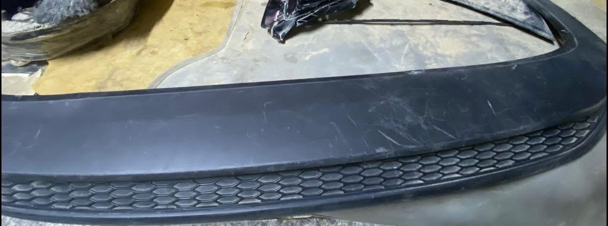 السلام عليكم غراض فورتي للبيع من 19 لل21
لحيه 25
اشاره جهت اليسار 25
بلوجكترات عدد ثنين 25 بدون كلوب 
الاسعار قفل 
شريحه
***********
واتساب ***********
