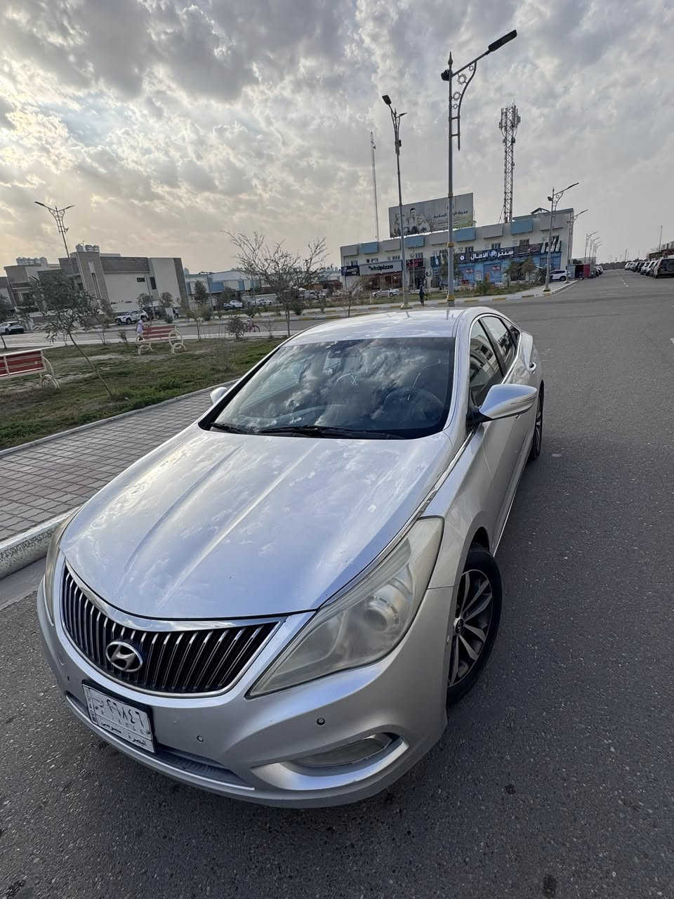 السلام عليكم
سوناتا ازيرا (جراندير)كوري
بصمة، جلد،كاميرا
اشارات بالمري
شاشة وسطية
كاميرا خلفية
تحكم ستيرن
مثبت سرعة
تحكم مزدوج بالتبريد للجزء الامامي والخلفي (Driver & Passenger)
بلوتوث
حساسات امامية وخلفية
مقاعد جلد ،تدفئة
مانع انزلاق ABS
6 سلندر 
محرك 3.0
حدادية جديدة قبل فترة
ادامة كاملة
رقم بصرة
ماشية 190 الف 
سنوية 2029
السيارة بدون اي حادث وصار بيهة ضربة بسيطة وشخط بالباب الي خلف الصدر موجودة صورتة
مكاني البصرة/مدينة الامل السكنية
السعر 118 ورقة 
***********
