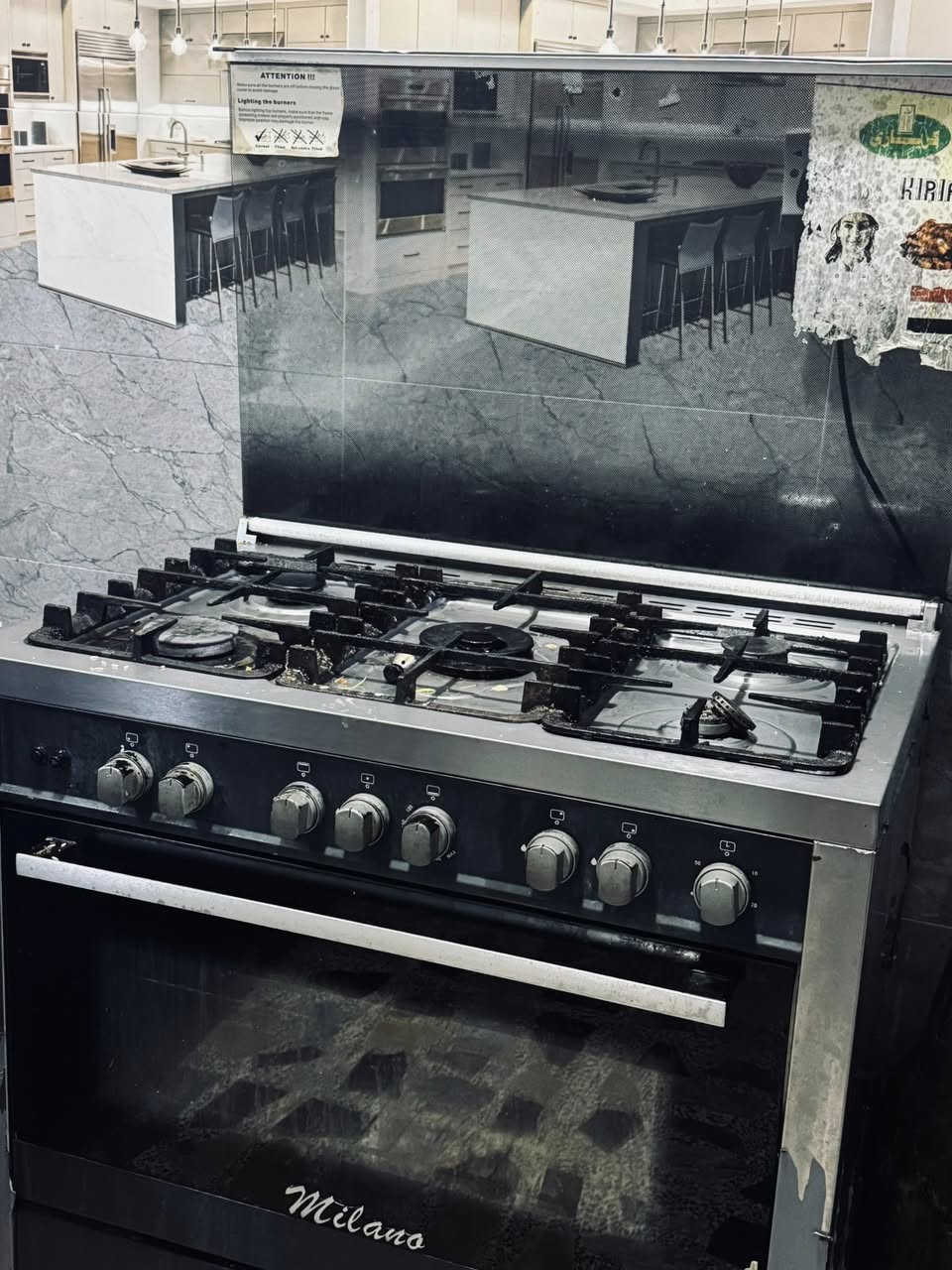 طباخ ميلانو ايطالي سعر ٢٥٠ وبي مجال شغال كل العيون للاتصال ***********
