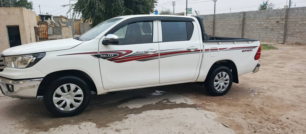 السلام عليكم 2022 للبيع رقم اربيل سنويه 27 المكان بصره رقم  صاحب السياره***********
